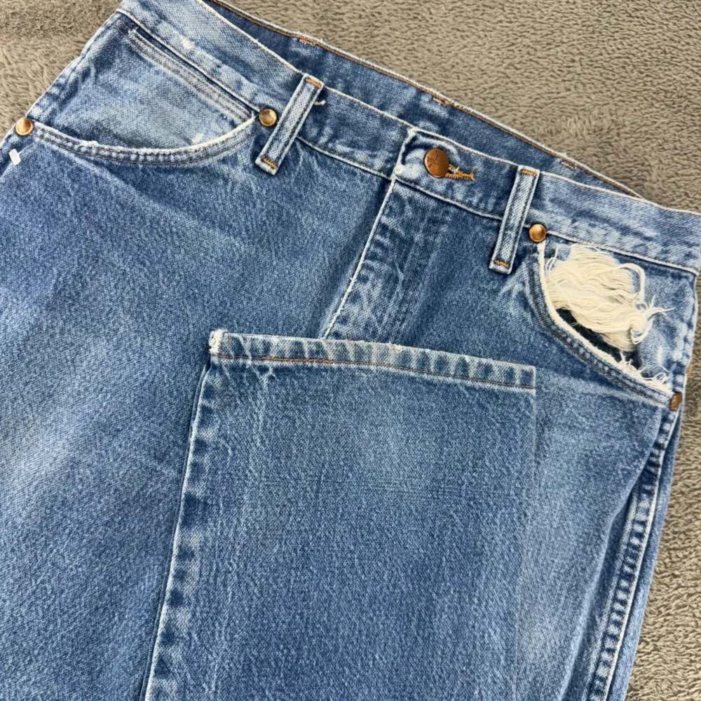 Wrangler 13MWZ Cowboy Cut Jeans Men 31x36 Blue Fair Distressed Made in USA Denim